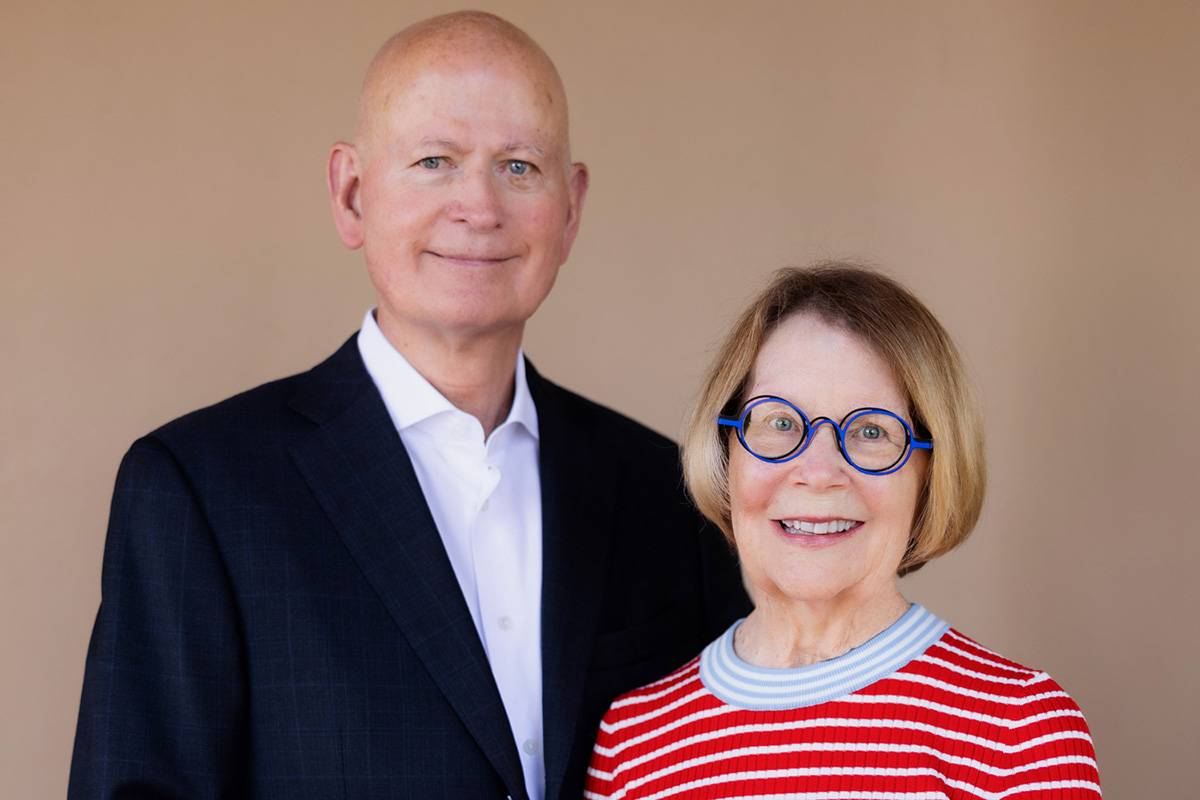 Portrait photo of Carl and Marilynn Thoma.