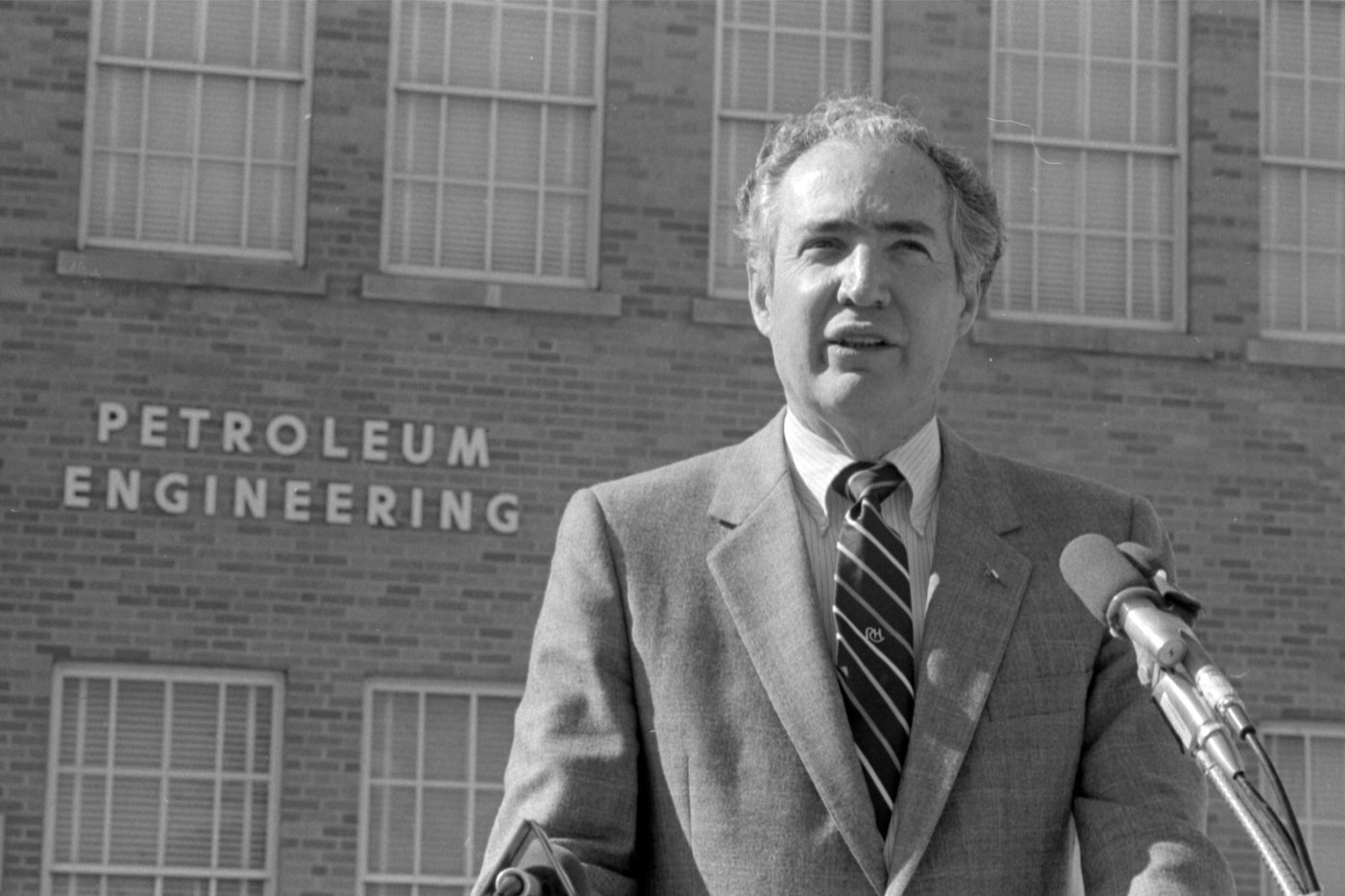 Lauro during the dedication of the Petroleum Engineering building. 